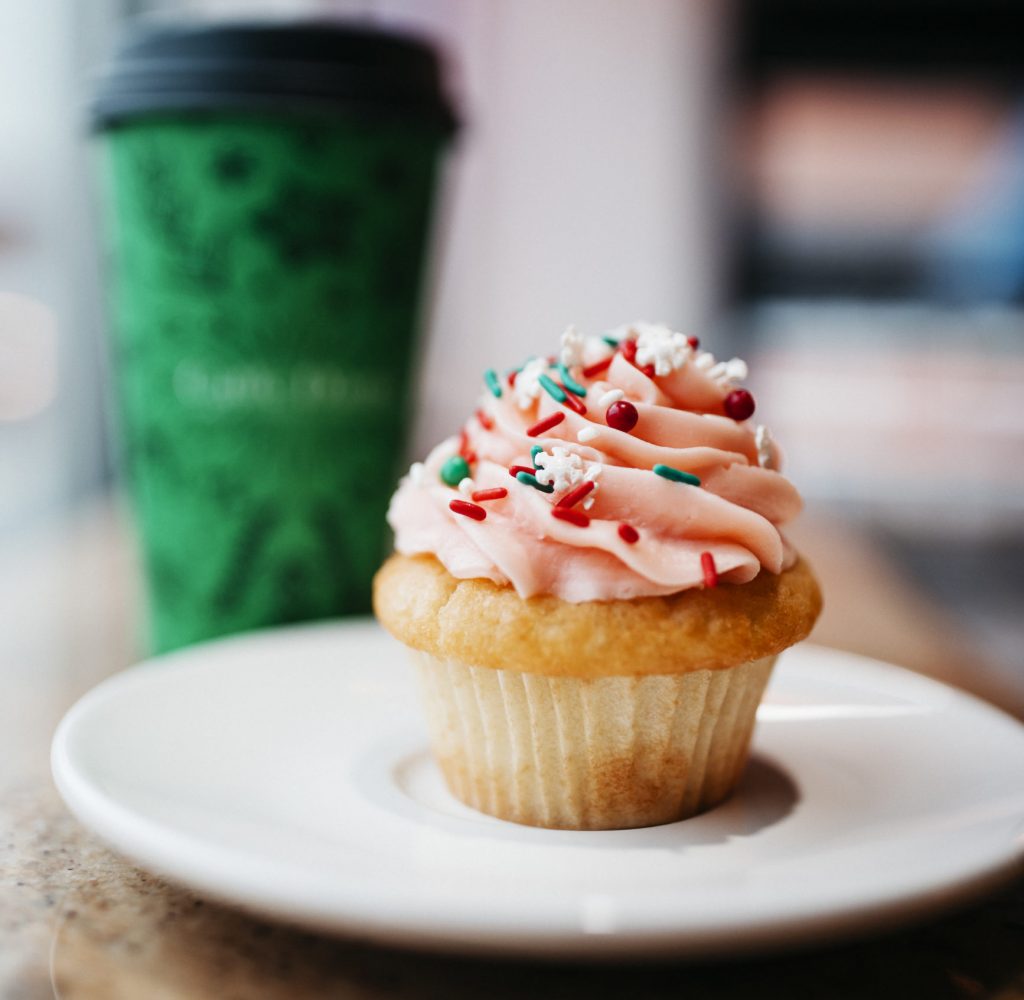 Common Ground Coffee & Cupcakes in Renton, Washington Well-dressed cupcakes in seasonal flavors are
always on the menu at Common Ground.